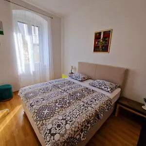  Apartment Downtown Nora Croatia